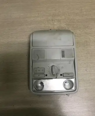 Volkswagen Golf VI Front seat light 1K0867489