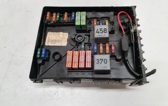 Volkswagen Jetta V Fuse module 1K0937125A 0449406500