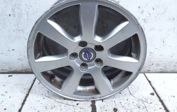 R16 alloy rim