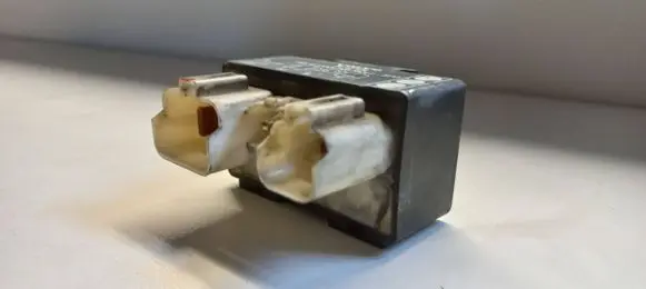 Coolant fan relay