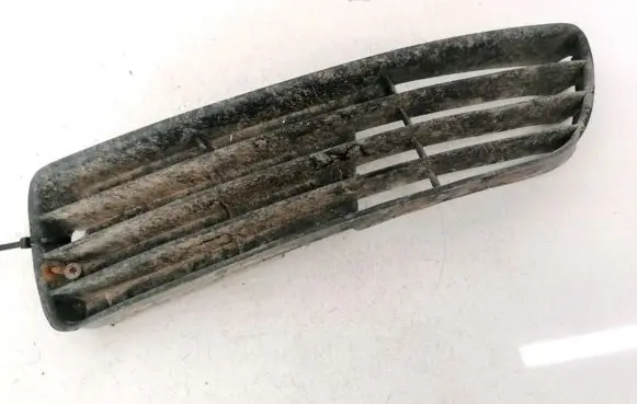 Audi A4 S4 B5 8D Front bumper lower grill 8D0807345