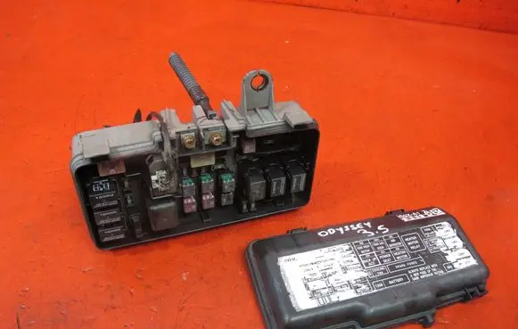 Honda Odyssey Fuse module S0XA1