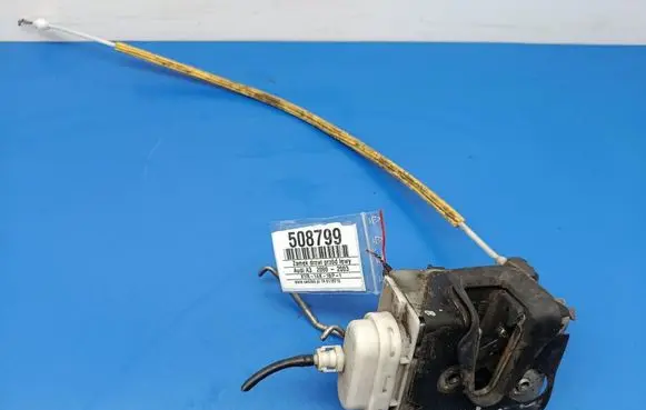 Audi A3 S3 8L Front door lock