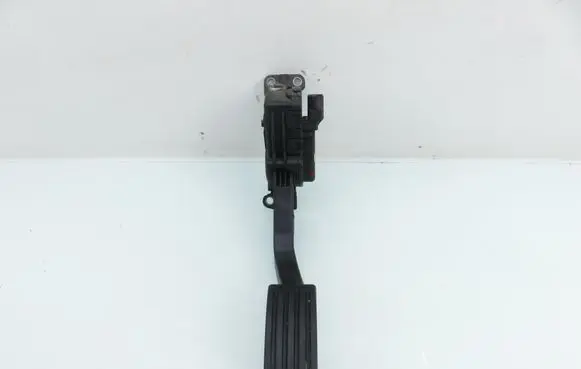Ford Focus Accelerator throttle pedal 6PV00864132 4M519F836AK