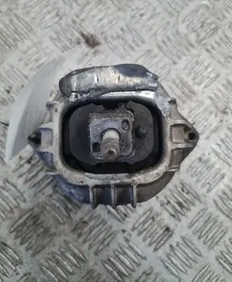 BMW 3 E90 E91 Engine mount bracket