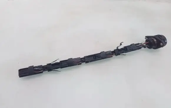 Volkswagen PASSAT B5 Fuel injector wires 