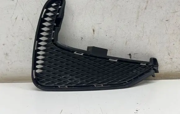 MG MG3 III Front bumper lower grill 11222236