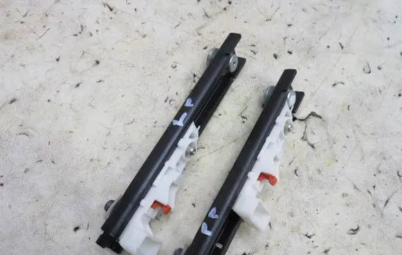 Nissan Qashqai Seat belt adjustment rail KRIS235789