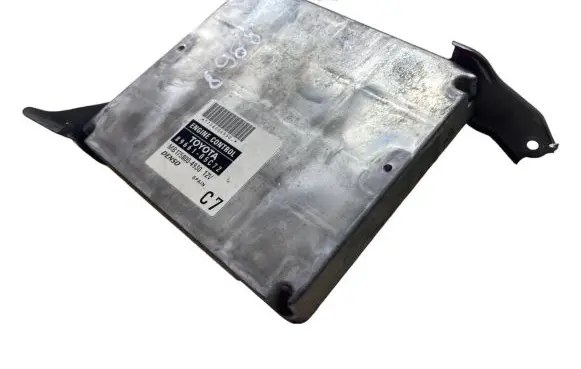 Toyota Avensis T250 Engine control unit/module 8966105C72 1758004930 MB1758004930
