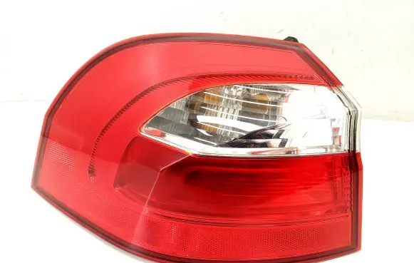 KIA Rio Rear/tail lights 924011W2 924011W2L