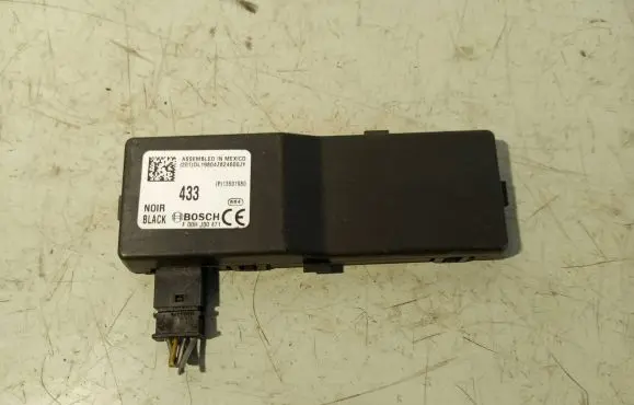 Opel Insignia A Door central lock control unit/module 13501980 F00HJ00471 DL19804Z824000Y