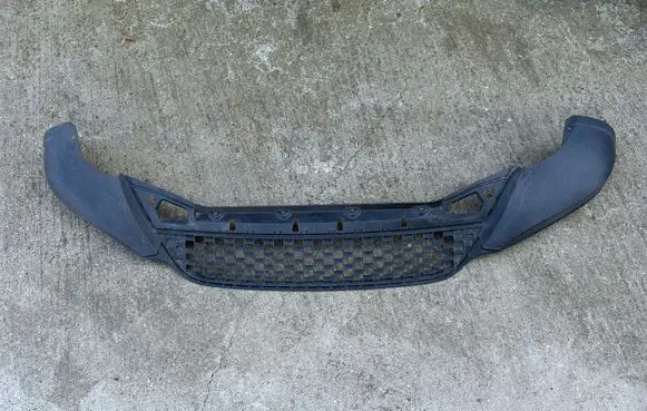 Volkswagen Tiguan Front bumper lip 