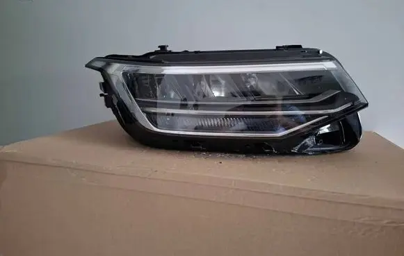 Volkswagen Tiguan Headlight/headlamp 5NB941036C 030111923200 LE18A6431