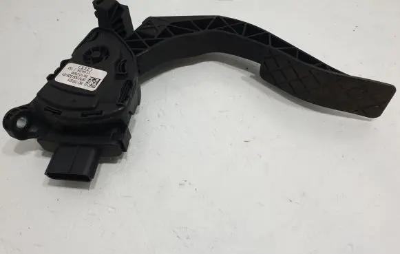Audi A5 8T 8F Accelerator throttle pedal 8K1723523