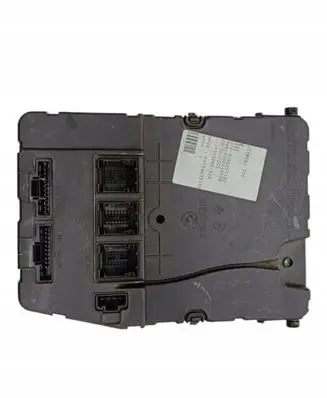Renault Scenic II - Grand scenic II Fuse module 8200351182