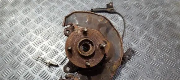Toyota Corolla E120 E130 Front wheel hub