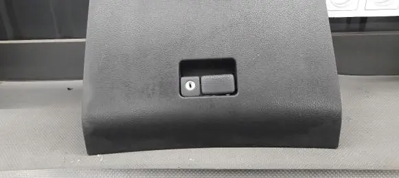 Suzuki Swift I Glove box 06117320383
