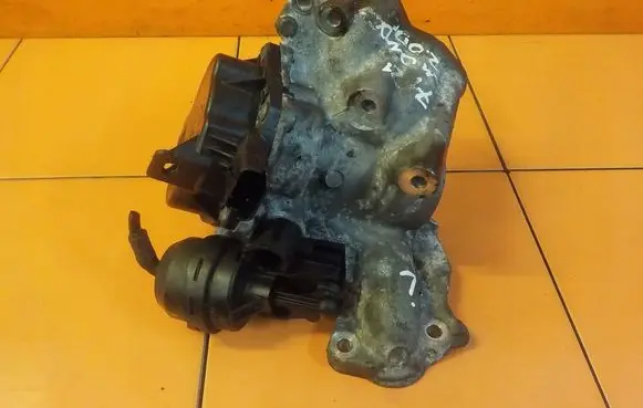 Ford Mondeo MK IV EGR thermostat 30725888