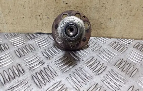 Volkswagen Polo V 6R Stub axle 
