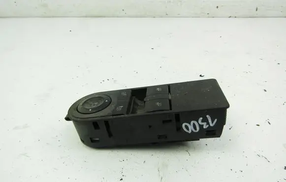Opel Astra H Electric window control switch 