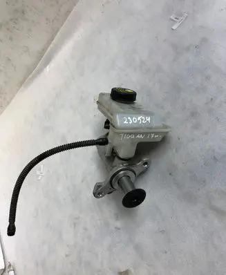 Volkswagen Tiguan Master brake cylinder 1k0945459a