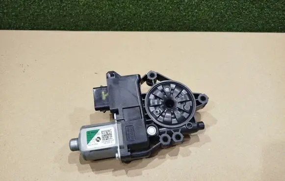 KIA Pro Cee'd III Front door window regulator motor 1137329020 92450J7710 200915B3B0