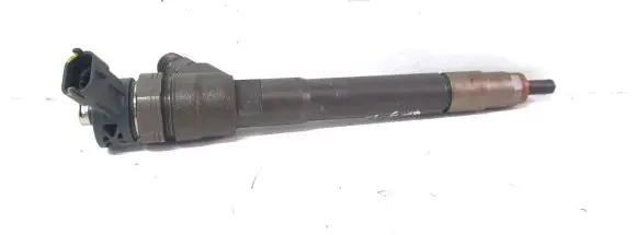 Nissan X-Trail T32 Fuel injector 0445110546