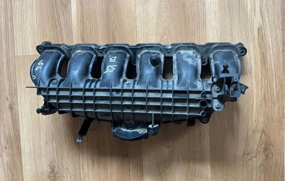 BMW 3 E92 E93 Intake manifold 7576911 757691108