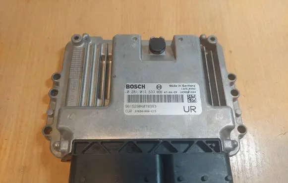 Honda CR-V Engine control unit/module ECU 0281013633 37820-R06-E15