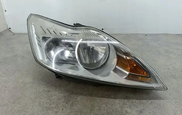 Ford Focus Headlight/headlamp 8M5113100AC
