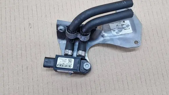 Mercedes-Benz GLC X253 C253 Exhaust gas pressure sensor A0009059108