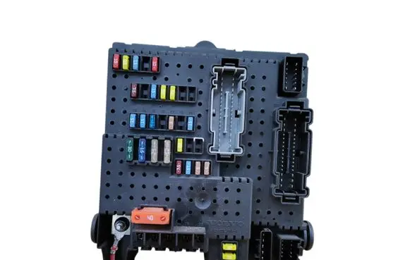 Volvo XC90 Fuse module 8676391 12217799 04W442