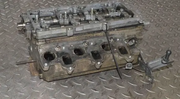 Volkswagen Polo V 6R Engine head 03P103373