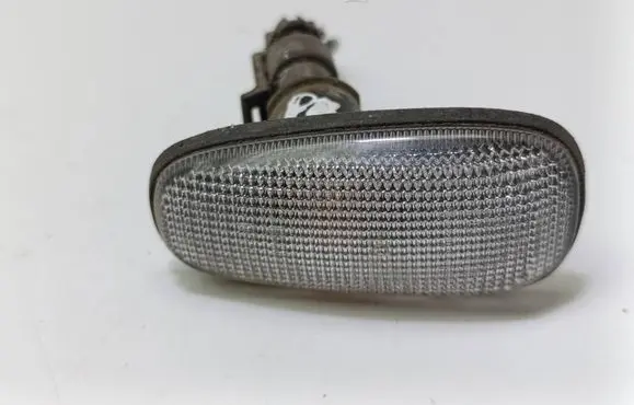 Opel Zafira A Front fender indicator light