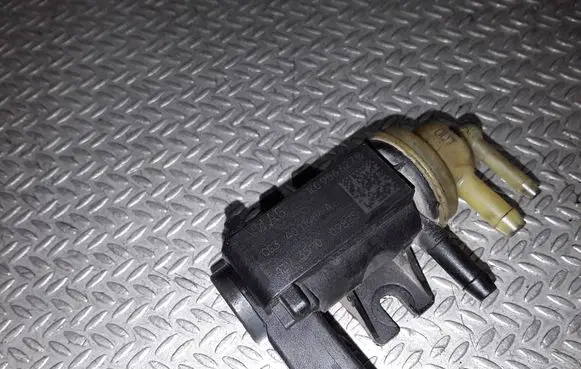 Skoda Yeti (5L) Turbo solenoid valve 1K0906627B