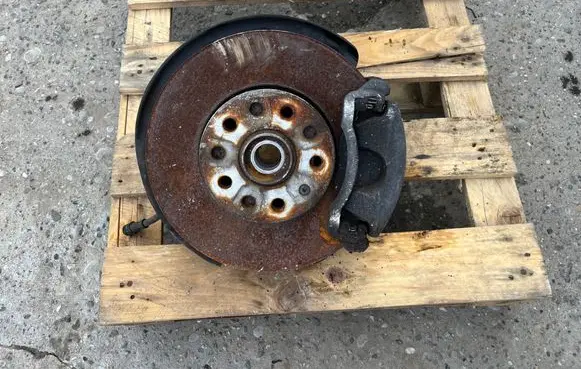 Seat Leon IV Front wheel hub spindle knuckle 