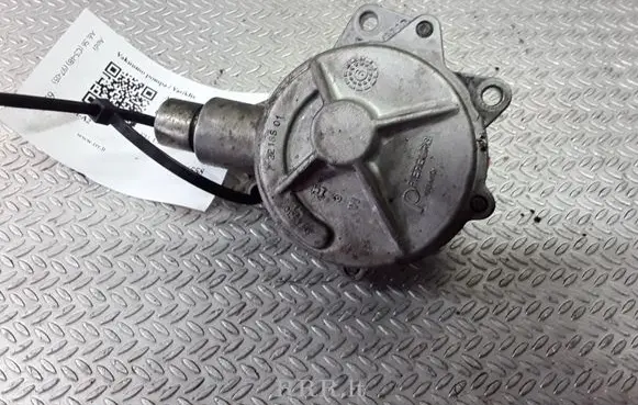 Audi A6 S6 C5 4B Vacuum pump 72218501