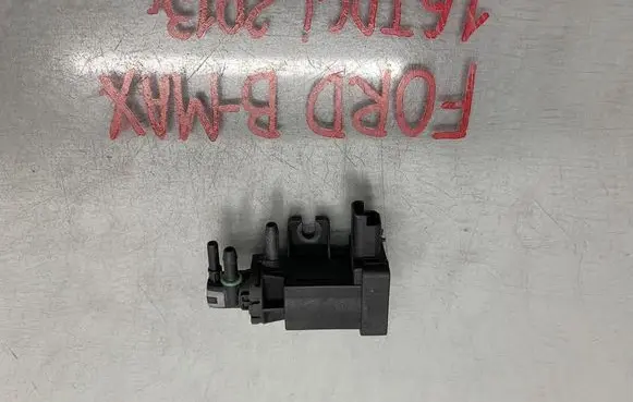 Ford B-MAX Valve vacuum 9674084680