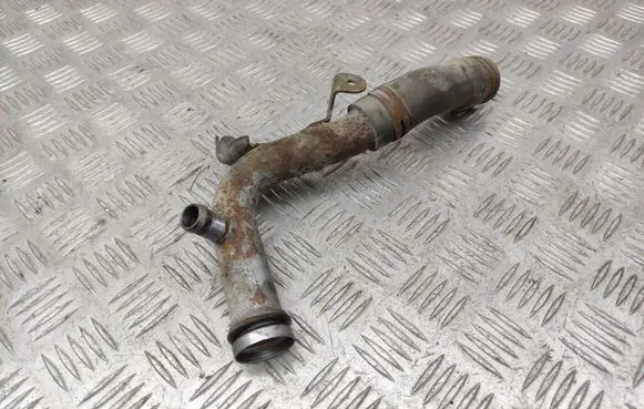 Engine coolant pipe/hose