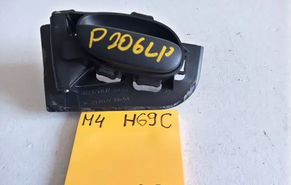 Peugeot 206 Front door interior handle 1212123