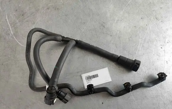 Volvo XC90 Fuel injector supply line/pipe 31452374 31452373