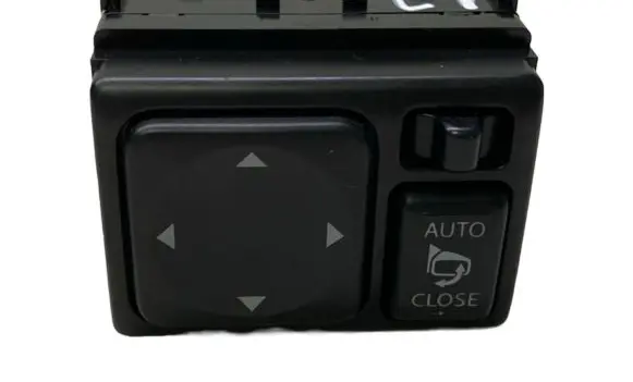 Nissan Juke I F15 Wing mirror switch