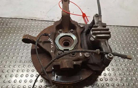 Opel Vivaro Front wheel hub spindle knuckle S25056586 400155466R