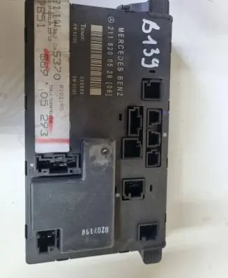 Mercedes-Benz E W211 Door control unit/module 2118200526