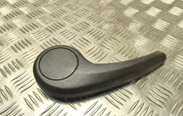 Hyundai i20 (GB IB) Seat adjustment handle 