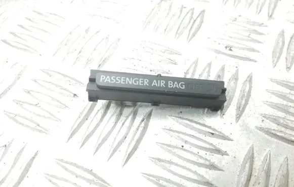 Passenger airbag on/off switch