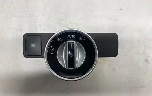 Mercedes-Benz C W204 Light switch A2129050551