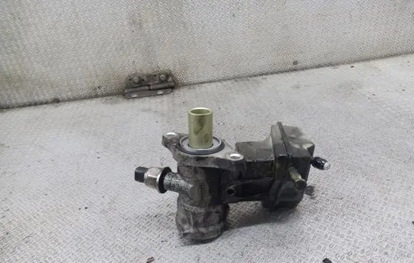 Master brake cylinder