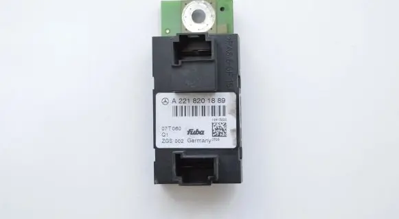 Mercedes-Benz S W221 Aerial antenna amplifier A2218201889