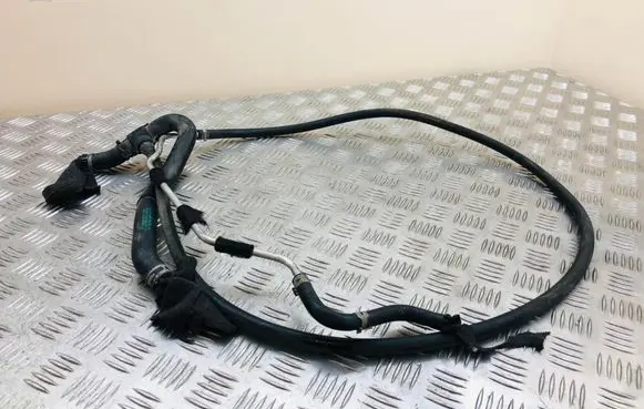 Mercedes-Benz S W221 Engine coolant pipe/hose A2218301296
